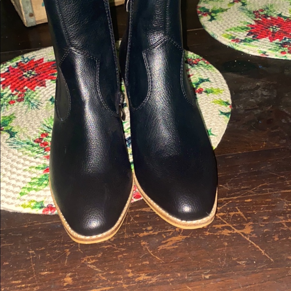 Corky size 7 black boots brand new